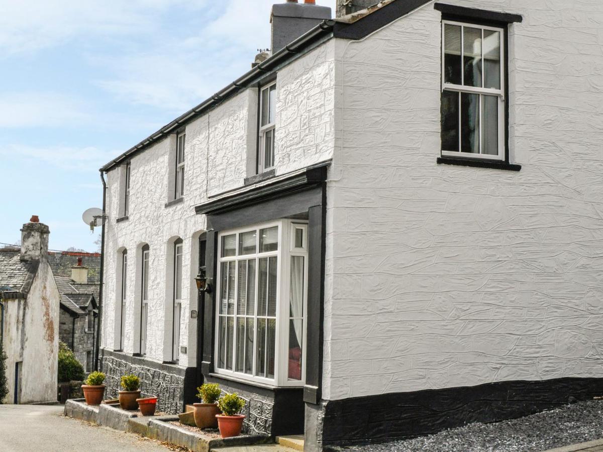 Arwel Villa Capel Garmon Exterior photo